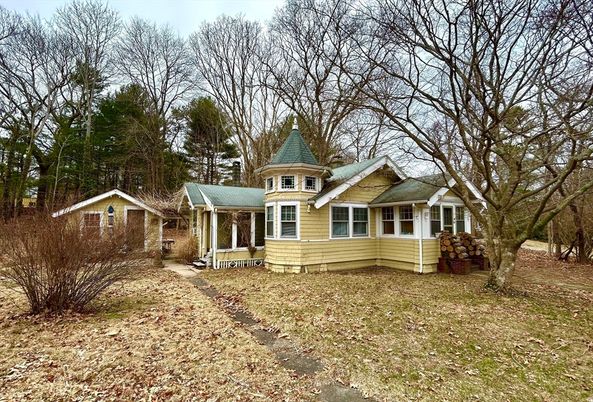 Backyard, Exterior, Facade, Queen Anne Victorian