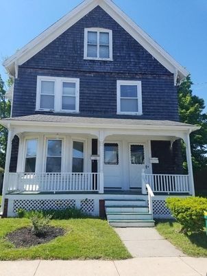 Exterior, Facade, Queen Anne Victorian