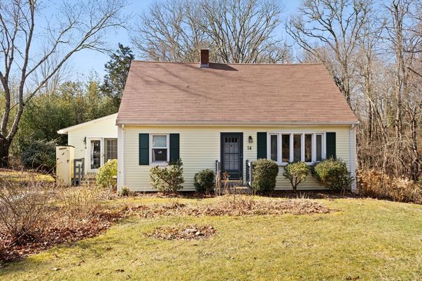 Exterior, Facade, Cape Cod