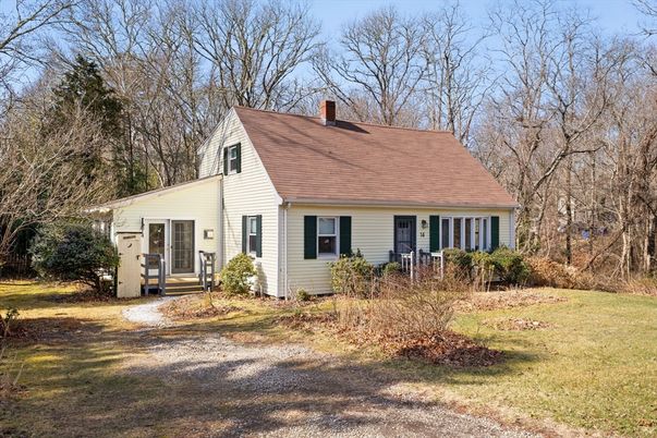 Backyard, Exterior, Facade, Cape Cod
