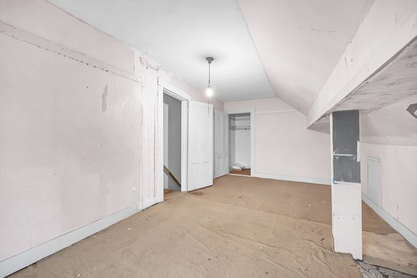 Empty room, Interior, Pendant Lights, Wood Texture Flooring