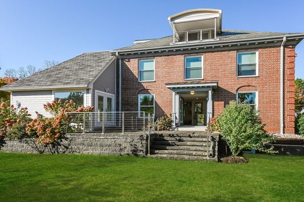 Exterior, Facade, Brick Facade, American Foursquare