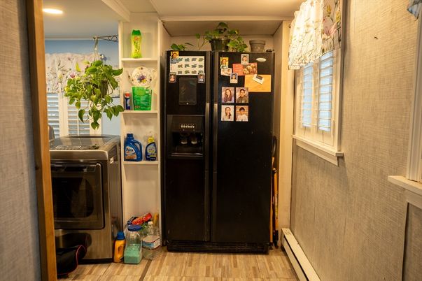 Interior, Recessed Lighting, Washer, Wood Texture Flooring
