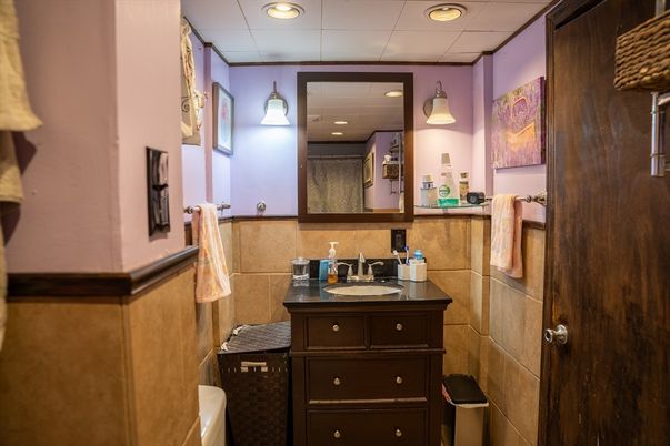 Bathroom, Interior, Recessed Lighting