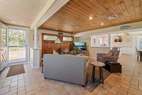 Chandelier, Interior, Living room, Recessed Lighting, Wooden Ceilings