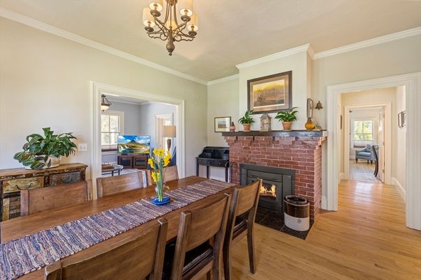 Chandelier, Dining room, Fireplace, Interior, Wood Texture Flooring