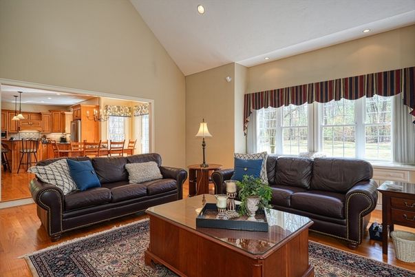 Dining room, Interior, Kitchen, Living room, Pendant Lights, Recessed Lighting, Wood Texture Flooring