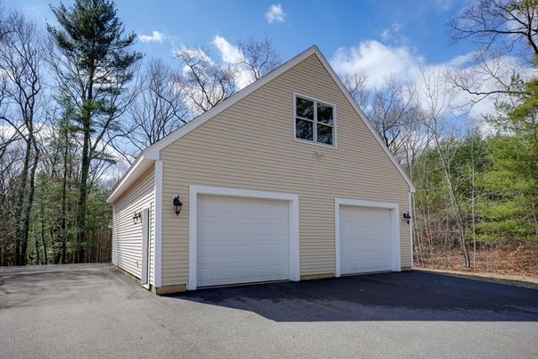 Detached Garage, Exterior