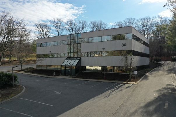 Exterior, Facade, Modern