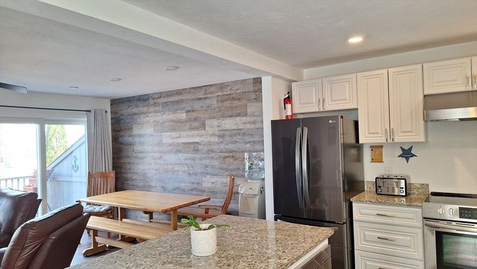 Dining room, Interior, Kitchen, Recessed Lighting, Stainless Steel Appliances
