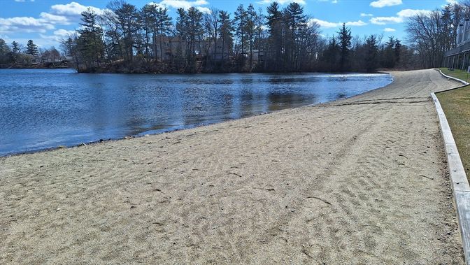 Exterior, Lake