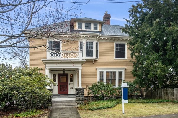 Exterior, Facade, American Foursquare