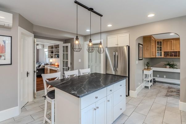 Dining room, Interior, Kitchen, Pendant Lights, Recessed Lighting, Stainless Steel Appliances