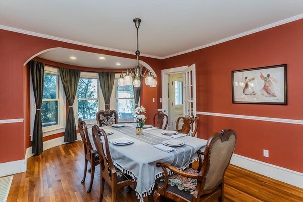 Dining room, Interior, Pendant Lights, Recessed Lighting, Wood Texture Flooring