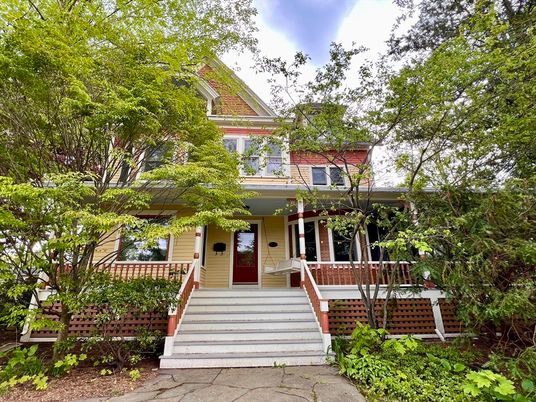 Exterior, Facade, Queen Anne Victorian