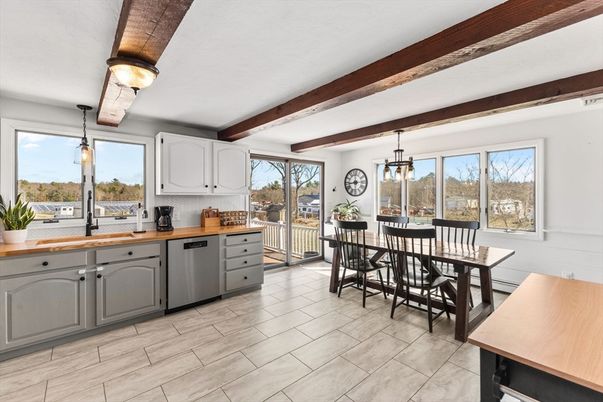 Dining room, Interior, Kitchen, Pendant Lights, Wooden Beams