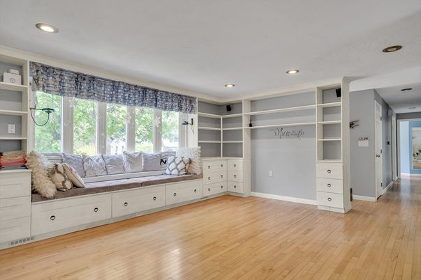 Interior, Recessed Lighting, Walk-in Closets, Wood Texture Flooring