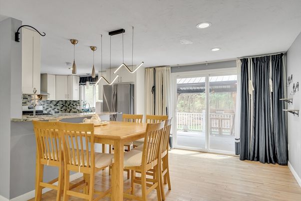 Dining room, Interior, Kitchen, Pendant Lights, Recessed Lighting, Wood Texture Flooring