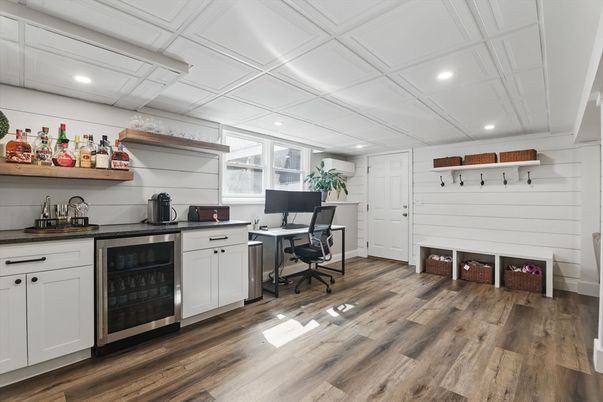Home Office, Interior, Recessed Lighting, Wood Texture Flooring