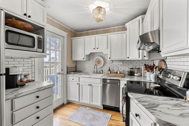 Interior, Kitchen, Stainless Steel Appliances, Wood Texture Flooring