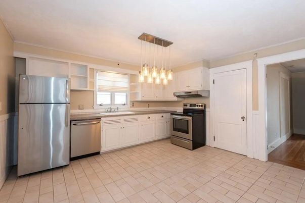 Interior, Kitchen, Pendant Lights, Stainless Steel Appliances