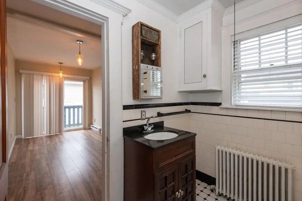 Bathroom, Interior, Pendant Lights, Wood Texture Flooring