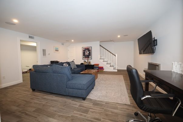 Interior, Living room, Recessed Lighting, Wood Texture Flooring