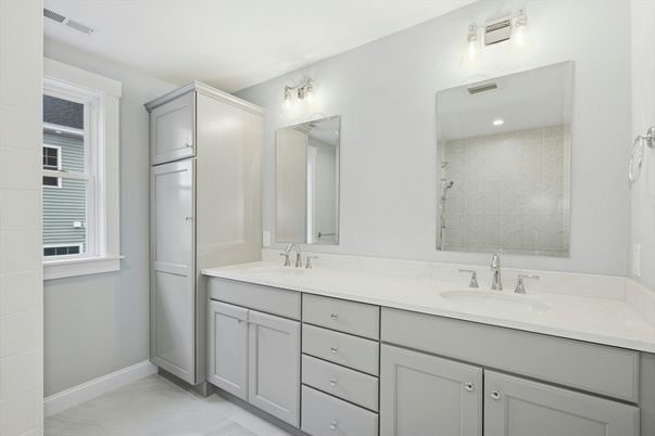 Bathroom, Dual Sink Vanities, Interior