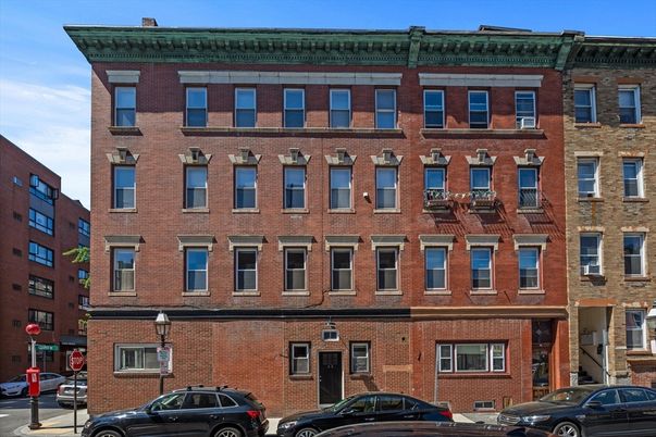 Exterior, Facade, Brick Facade, Rowhouse