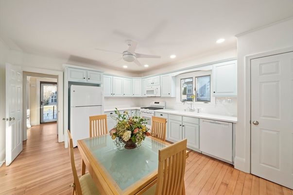 Dining room, Interior, Kitchen, Recessed Lighting, Wood Texture Flooring