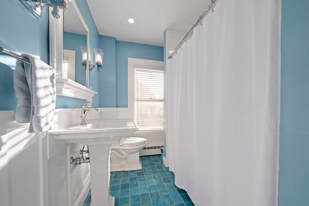 Bathroom, Interior, Recessed Lighting