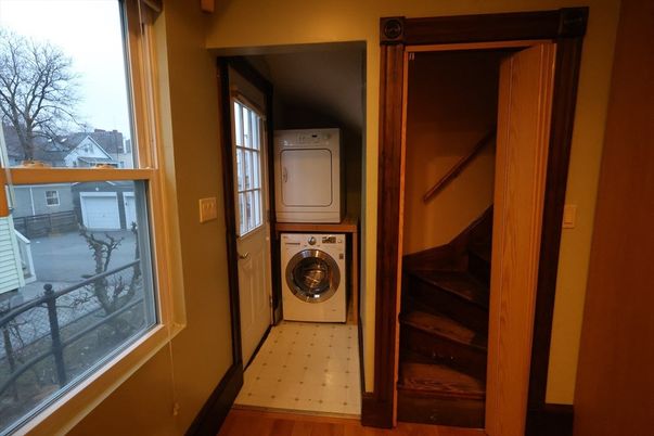 Interior, Utility Closets, Washer, Wood Texture Flooring