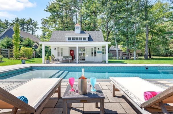 Exterior, Pool