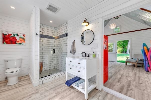 Bathroom, Interior, Recessed Lighting, Wood Texture Flooring