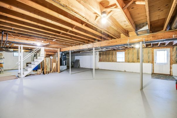 Empty room, Interior, Wooden Beams, Wooden Ceilings
