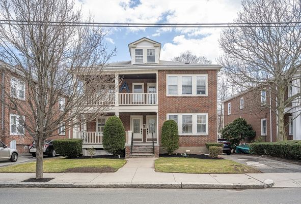 Exterior, Facade, Brick Facade, American Foursquare
