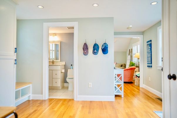Bathroom, Interior, Recessed Lighting, Wood Texture Flooring