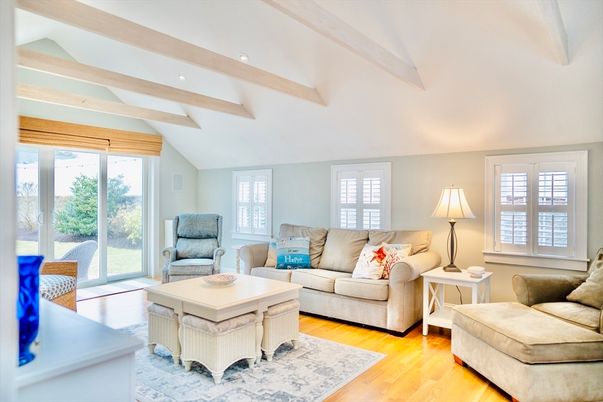 Interior, Living room, Recessed Lighting, Wooden Beams, Wood Texture Flooring