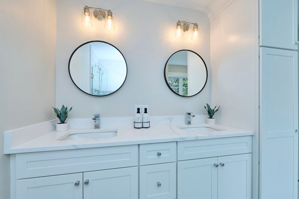 Bathroom, Dual Sink Vanities, Interior