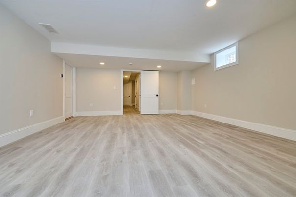 Empty room, Interior, Recessed Lighting, Wood Texture Flooring