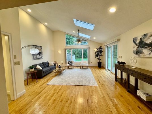 Interior, Living room, Recessed Lighting, Wood Texture Flooring