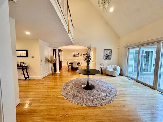 Chandelier, Dining room, Interior, Recessed Lighting, Wood Texture Flooring