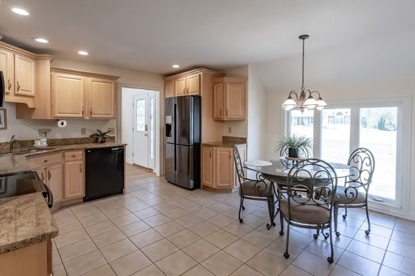 Chandelier, Dining room, Interior, Kitchen, Recessed Lighting