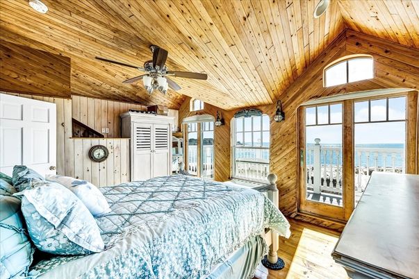 Bedroom, Interior, Water, Wooden Ceilings, Wood Texture Flooring, Wooden Walls