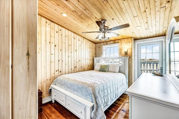 Bedroom, Interior, Recessed Lighting, Wooden Ceilings, Wood Texture Flooring, Wooden Walls