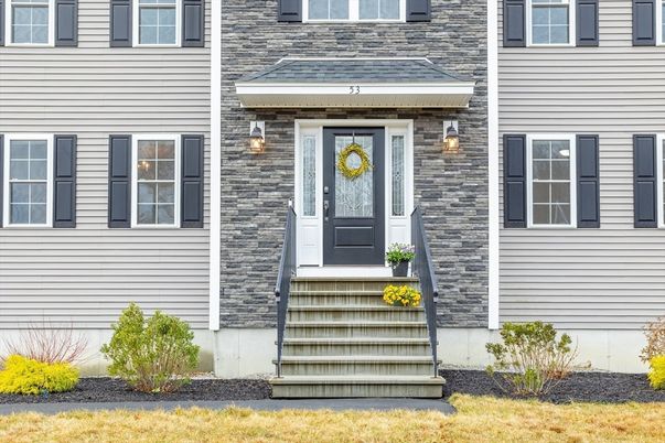 Exterior, Facade, Rowhouse
