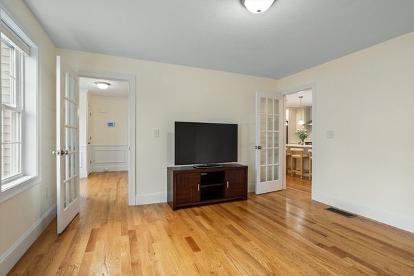 Interior, Pendant Lights, Wood Texture Flooring