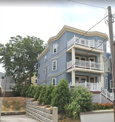 Exterior, Facade, Queen Anne Victorian