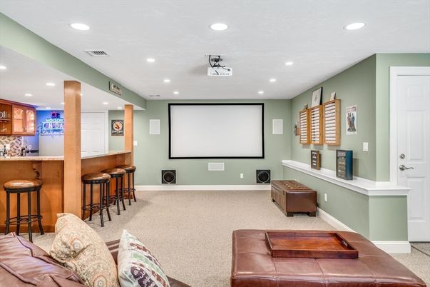 Interior, Projection Screen, Recessed Lighting, Theatre Room