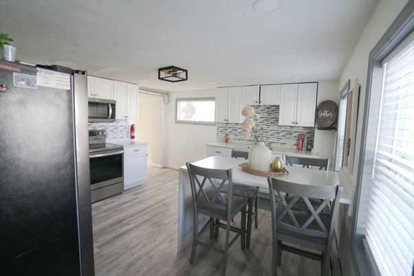 Dining room, Interior, Kitchen, Stainless Steel Appliances, Wood Texture Flooring